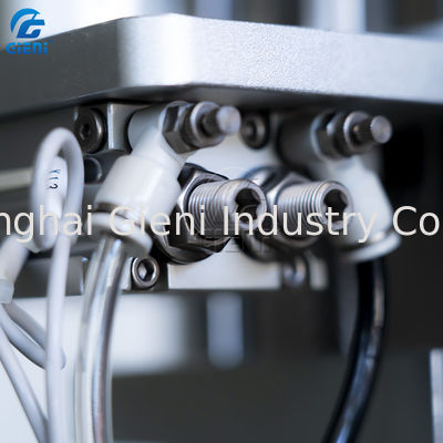 Levantamento movido a motor servo cosmético da máquina de enchimento do brilho do bordo da viscosidade