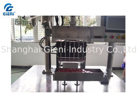 6 cavidades encerram o tipo máquina de enchimento do batom com o tanque do material dois 20L