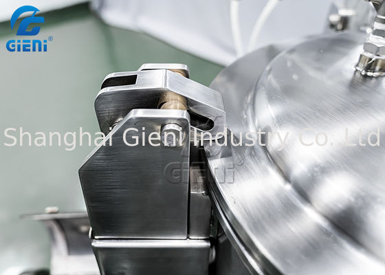 O óleo pulveriza 50L que mistura a máquina cosmética da imprensa do pó