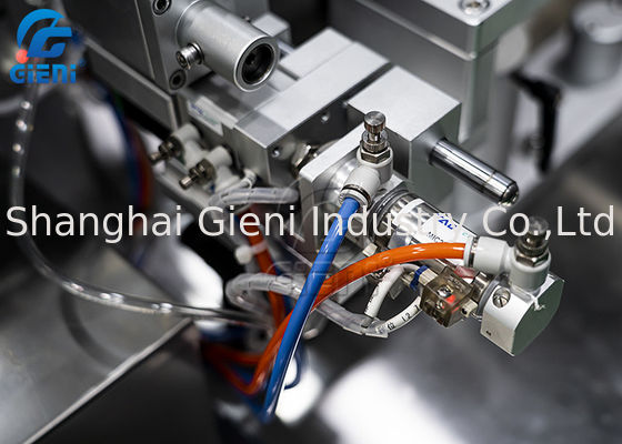 não deslizando 90pcs/Min Cosmetic Lipstick Labeling Machine