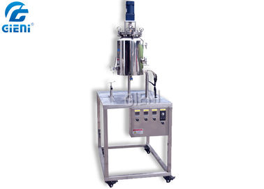 Bom preço. Hand Pouring Type Lipstick Filling Machine 10L - 50L Volume With SUS304 Table on-line